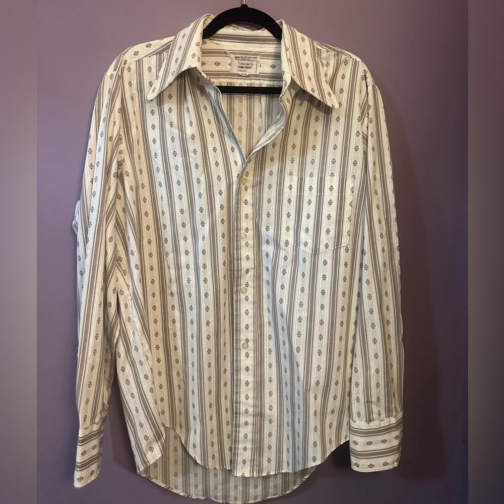 🌷2/10🌷 Man JC Penny Dress Shirt - fits Medium